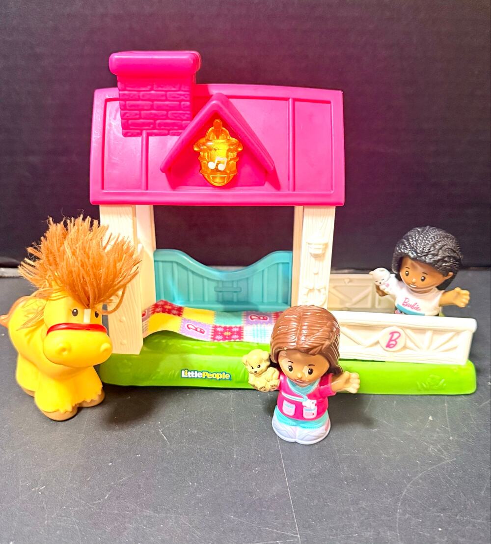 Fisher-price Little People Barbie Horse Stable Playset Light Sounds & 7 Pieces